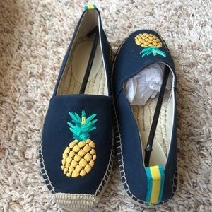 Vera Bradley Pineapple Navy Espardrilles